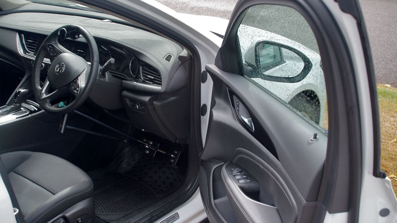 Συσκευές οδήγησης με χειροκίνητα χειριστήρια